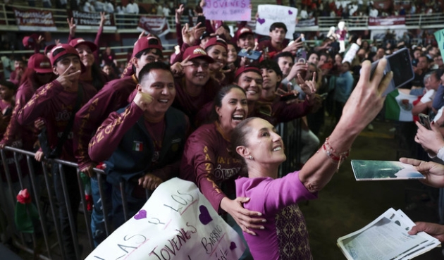 En Michoacán se ama a la patria: Sheinbaum Paeso informa inversión de más de 50 mil mdp en Programas para el Bienestar y Plan Michoacán 